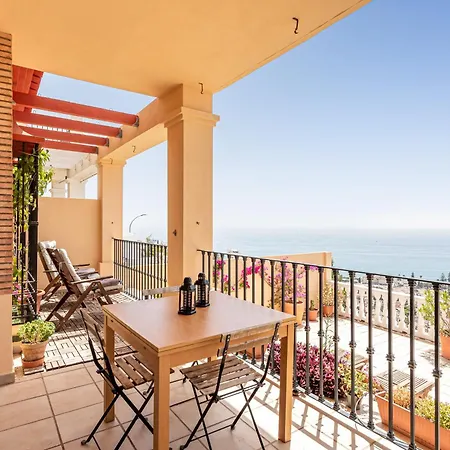 Casa Familiar Con Piscina Frente Al Mar Torre de Benagalbon