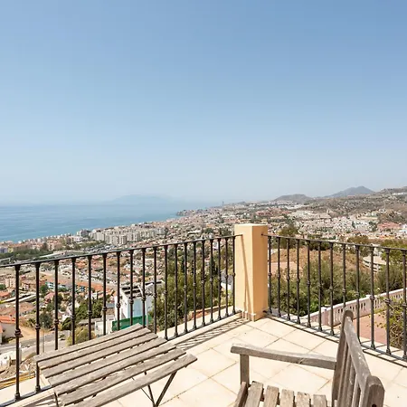 Casa Familiar Con Piscina Frente Al Mar * Torre de Benagalbon