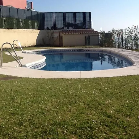 Casa Familiar Con Piscina Frente Al Mar Torre de Benagalbon
